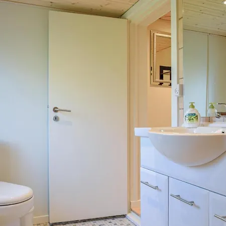 Stunning In With Kitchen 아파트